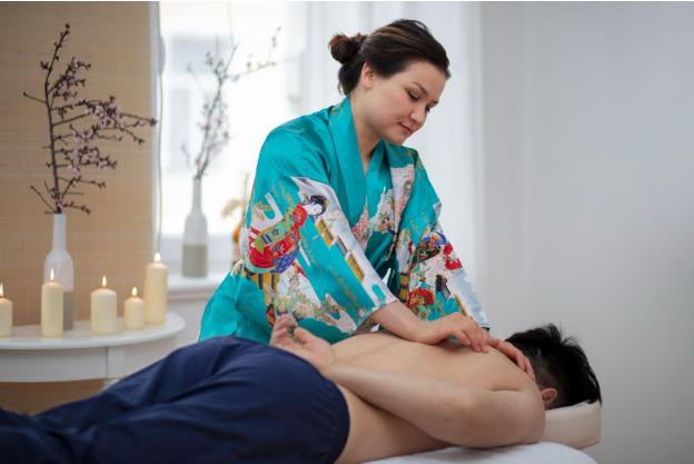 How Traditional Thai Massage Helps Relieve Everyday Fatigue 