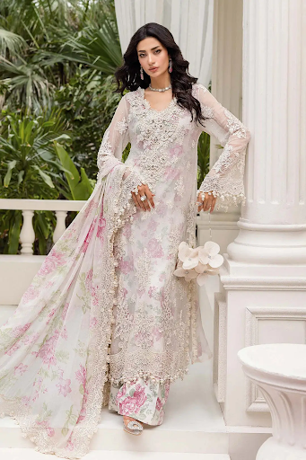 What Makes a Good Pak Party Dress